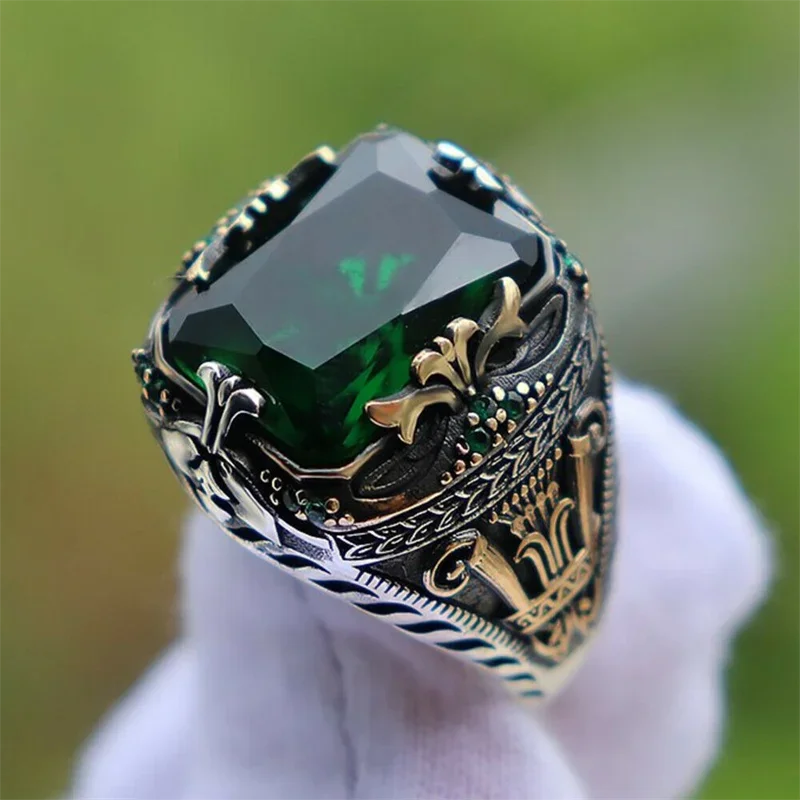 New European and American Green Gem Inlaid Men's Luxury Ring Personality Retro Domineering Ring Jewelry for Banquet Party