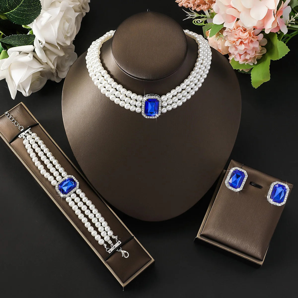 Vintage Emerald Symphony Pearl Set