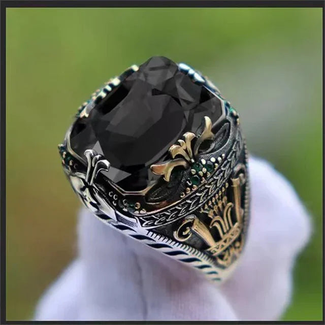 New European and American Green Gem Inlaid Men's Luxury Ring Personality Retro Domineering Ring Jewelry for Banquet Party