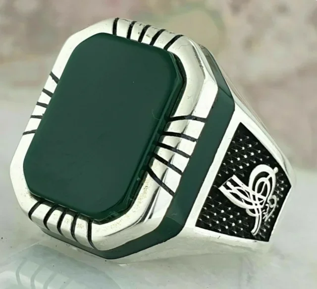 New European and American Green Gem Inlaid Men's Luxury Ring Personality Retro Domineering Ring Jewelry for Banquet Party
