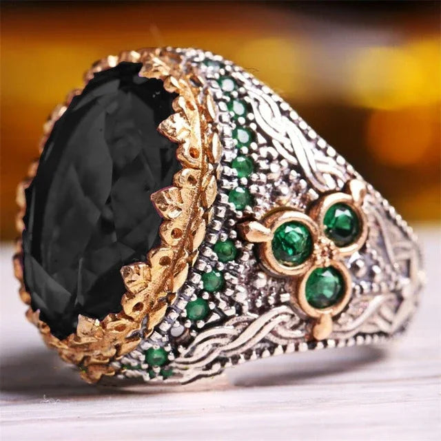 New European and American Green Gem Inlaid Men's Luxury Ring Personality Retro Domineering Ring Jewelry for Banquet Party