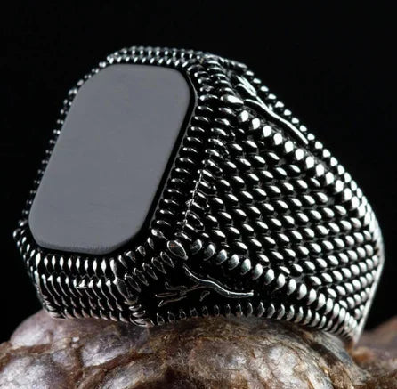 New European and American Green Gem Inlaid Men's Luxury Ring Personality Retro Domineering Ring Jewelry for Banquet Party