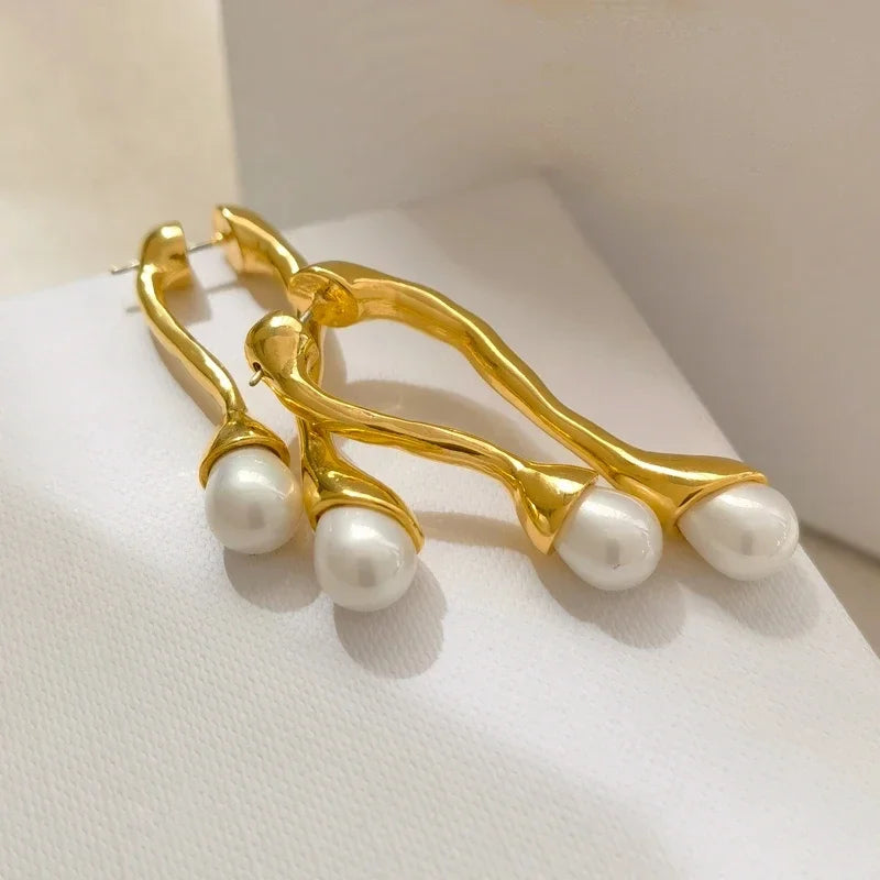 Luxury teardrop-shaped earrings