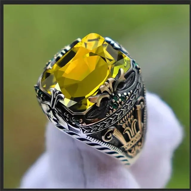New European and American Green Gem Inlaid Men's Luxury Ring Personality Retro Domineering Ring Jewelry for Banquet Party