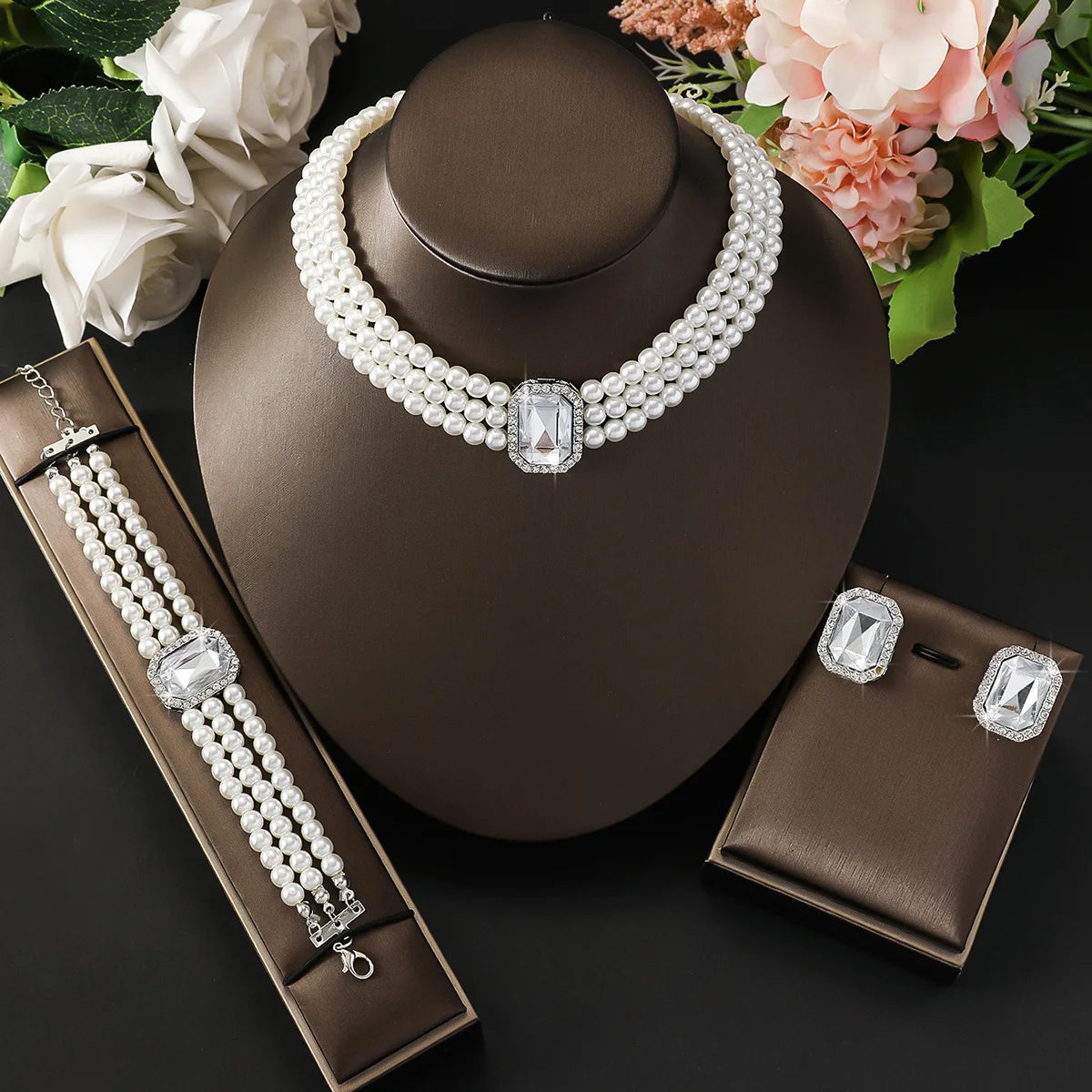 Vintage Emerald Symphony Pearl Set