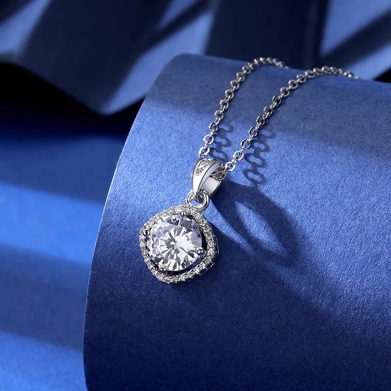 Luxury Moissanite Pendant – Sterling Silver Elegance