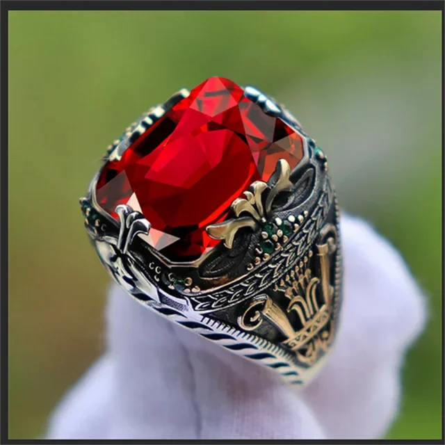 New European and American Green Gem Inlaid Men's Luxury Ring Personality Retro Domineering Ring Jewelry for Banquet Party