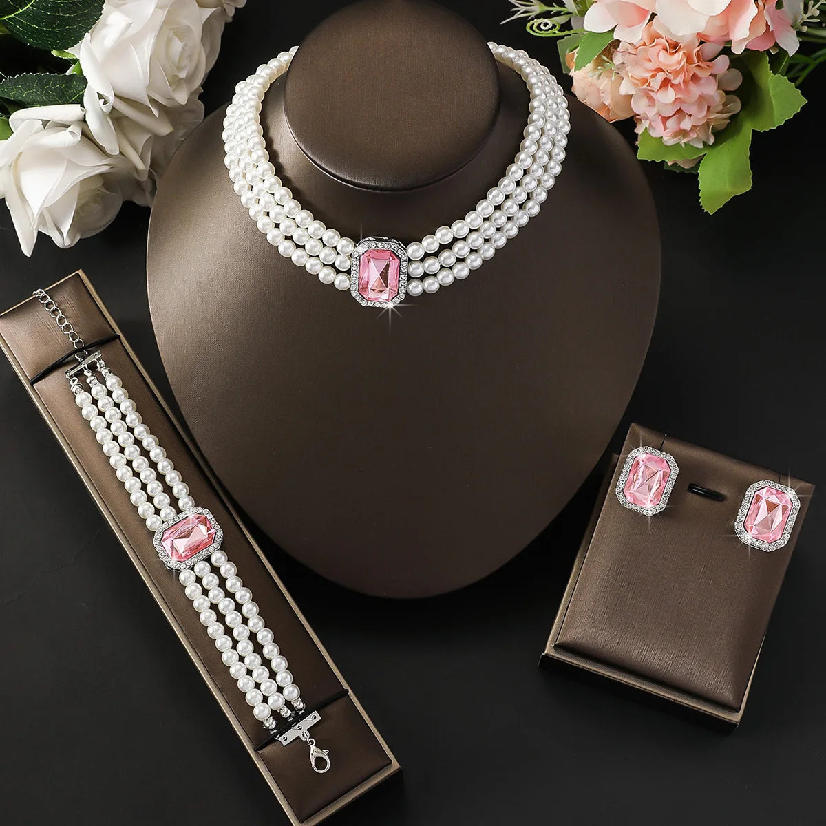 Vintage Emerald Symphony Pearl Set